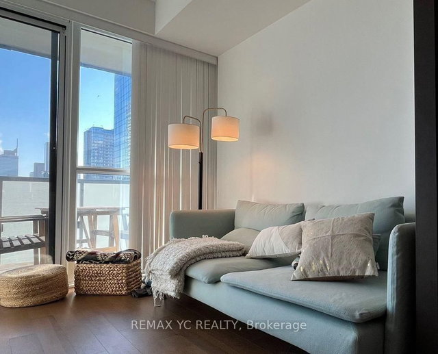 2102 - 15 Grenville Street