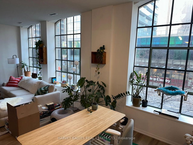 207 - 832 Bay Street E