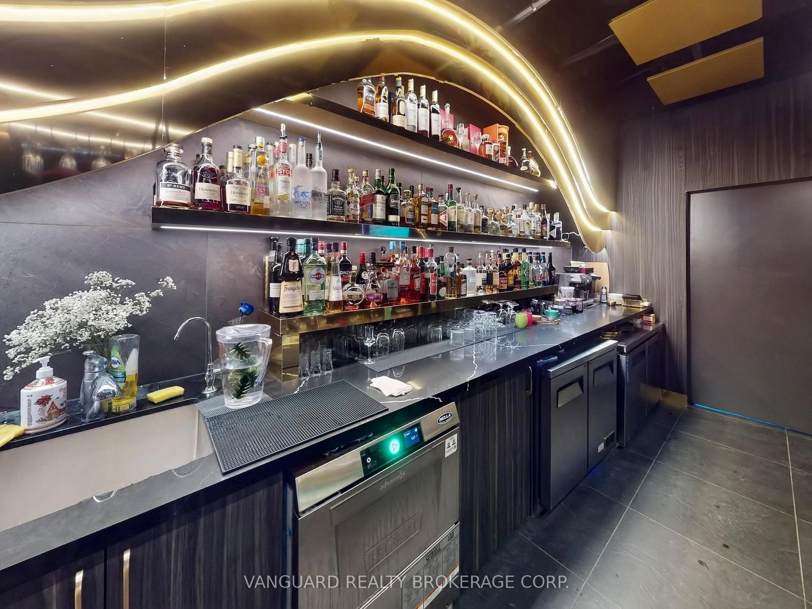 1 Yorkville Avenue, Unit 107, 108 & 1010 - Photo 16