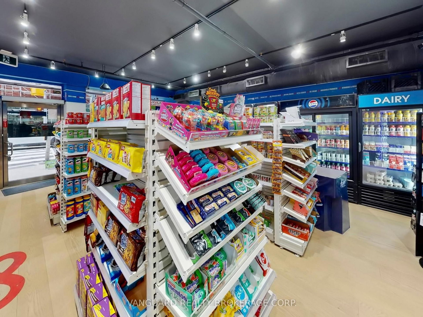 1 Yorkville Avenue, Unit 107, 108 & 1010 - Photo 35