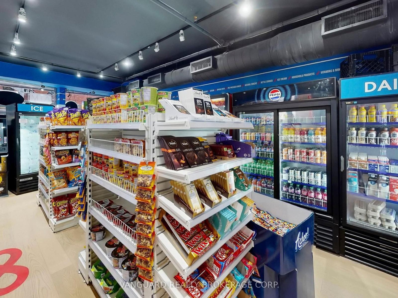 1 Yorkville Avenue, Unit 107, 108 & 1010 - Photo 37