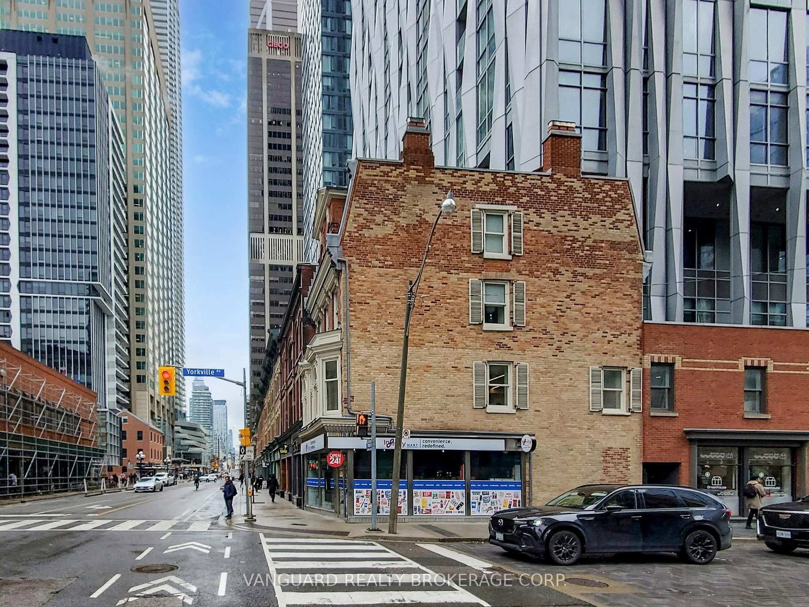 1 Yorkville Avenue, Unit 107, 108 & 1010 - Photo 46