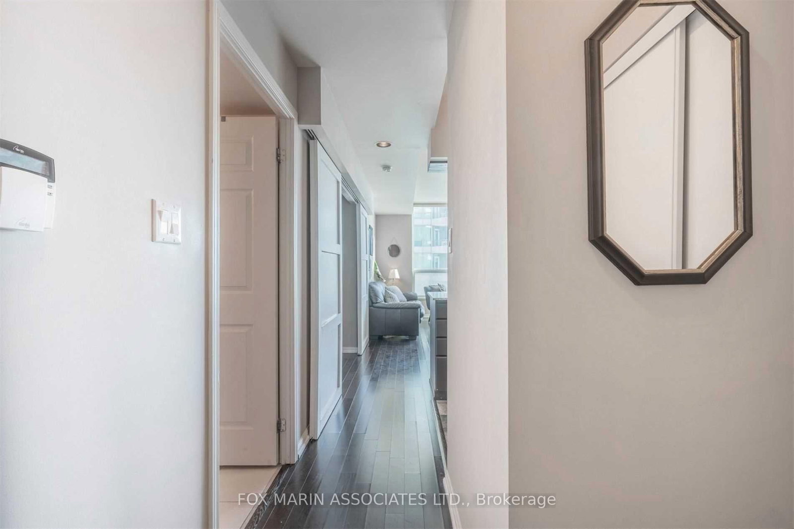 230 Queens Quay W, Unit 1817 - Photo 11