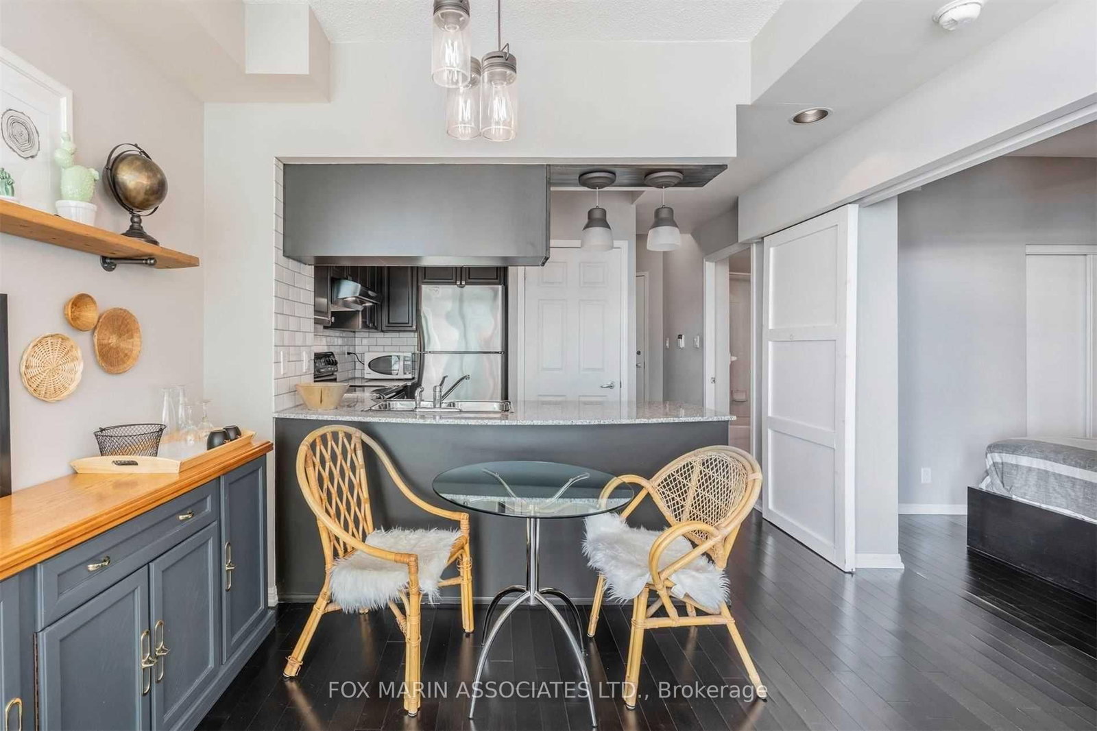 230 Queens Quay W, Unit 1817 - Photo 13