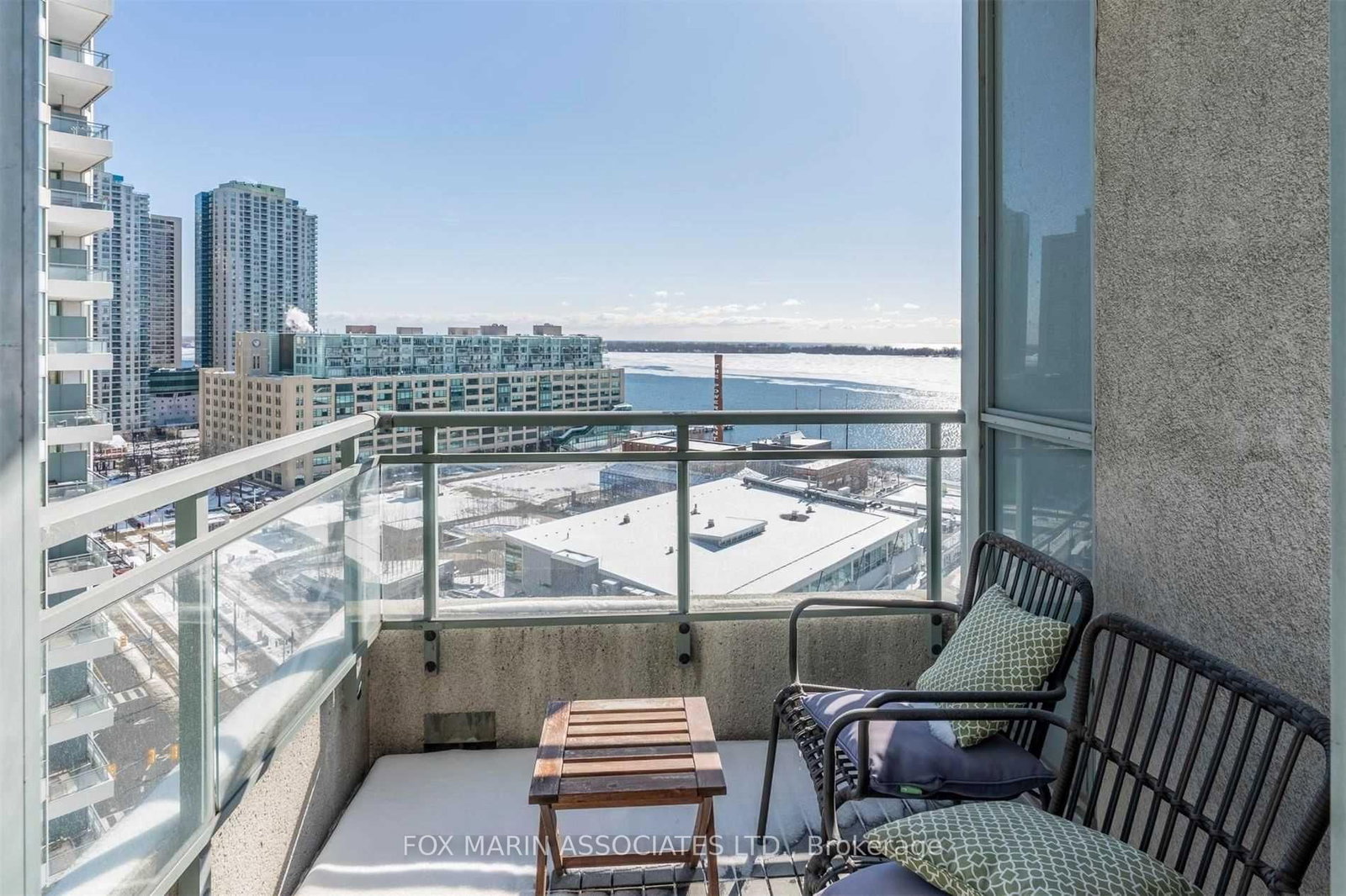 230 Queens Quay W, Unit 1817 - Photo 15