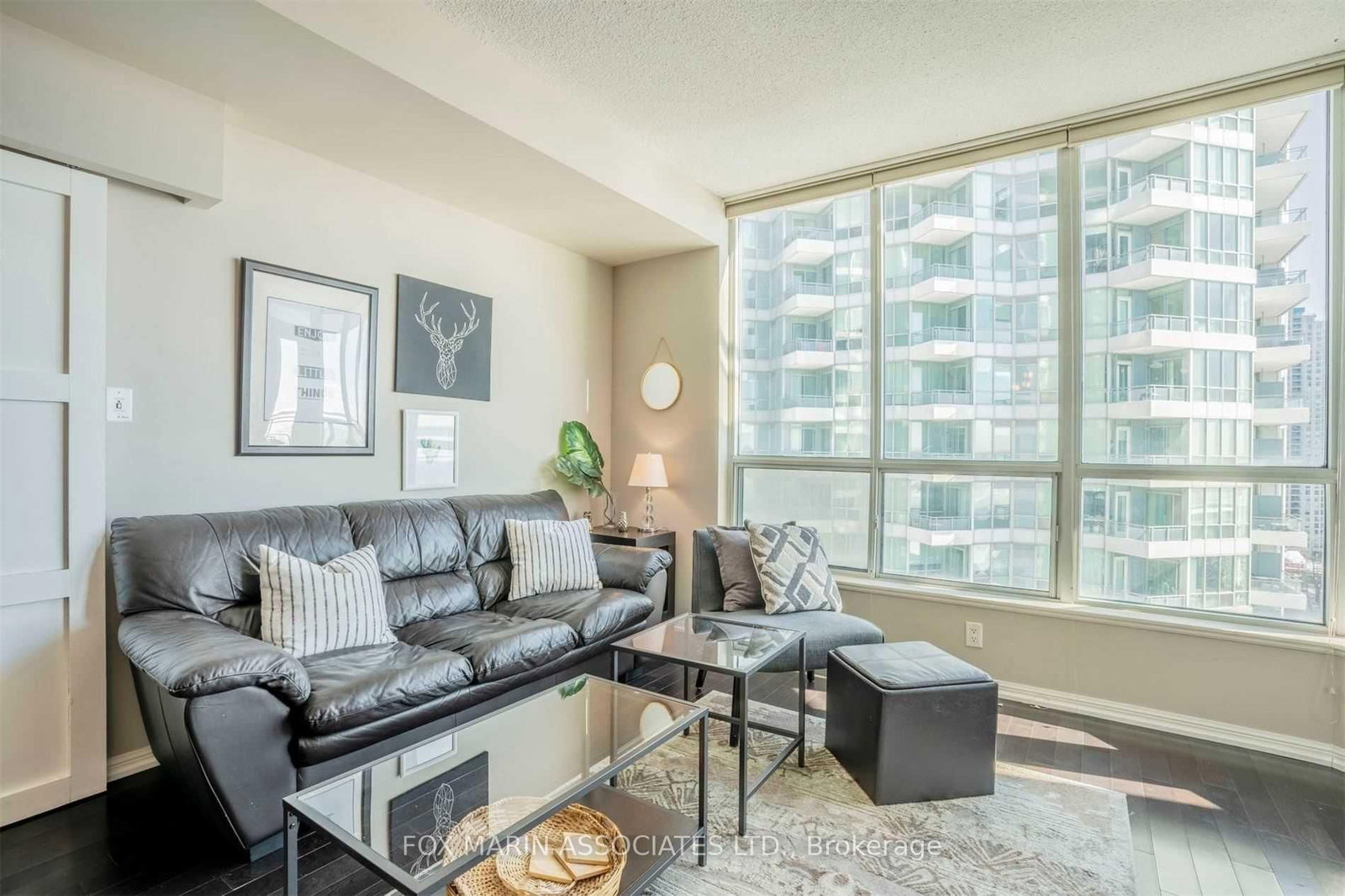 230 Queens Quay W, Unit 1817 - Photo 19