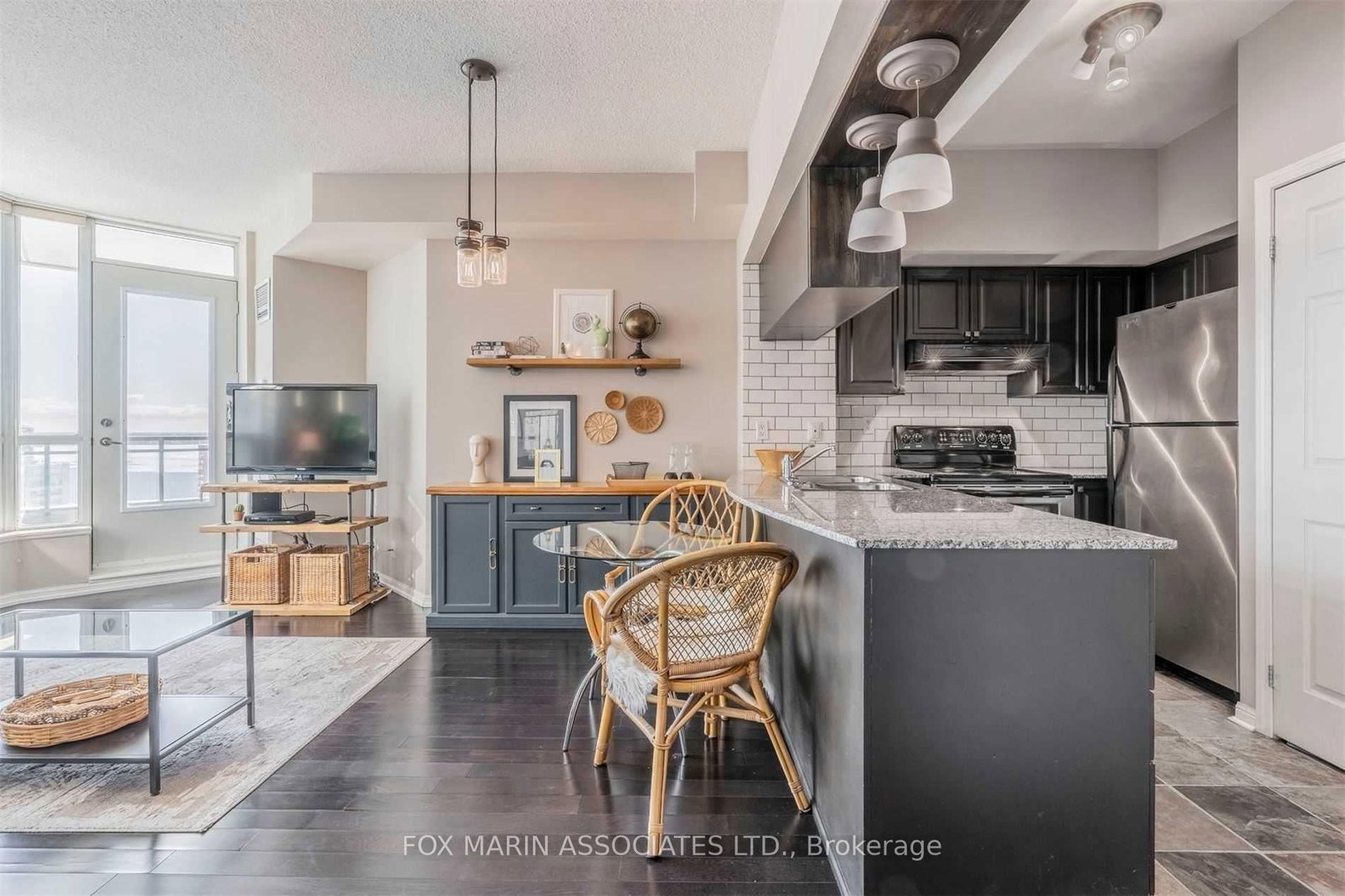 230 Queens Quay W, Unit 1817 - Photo 2