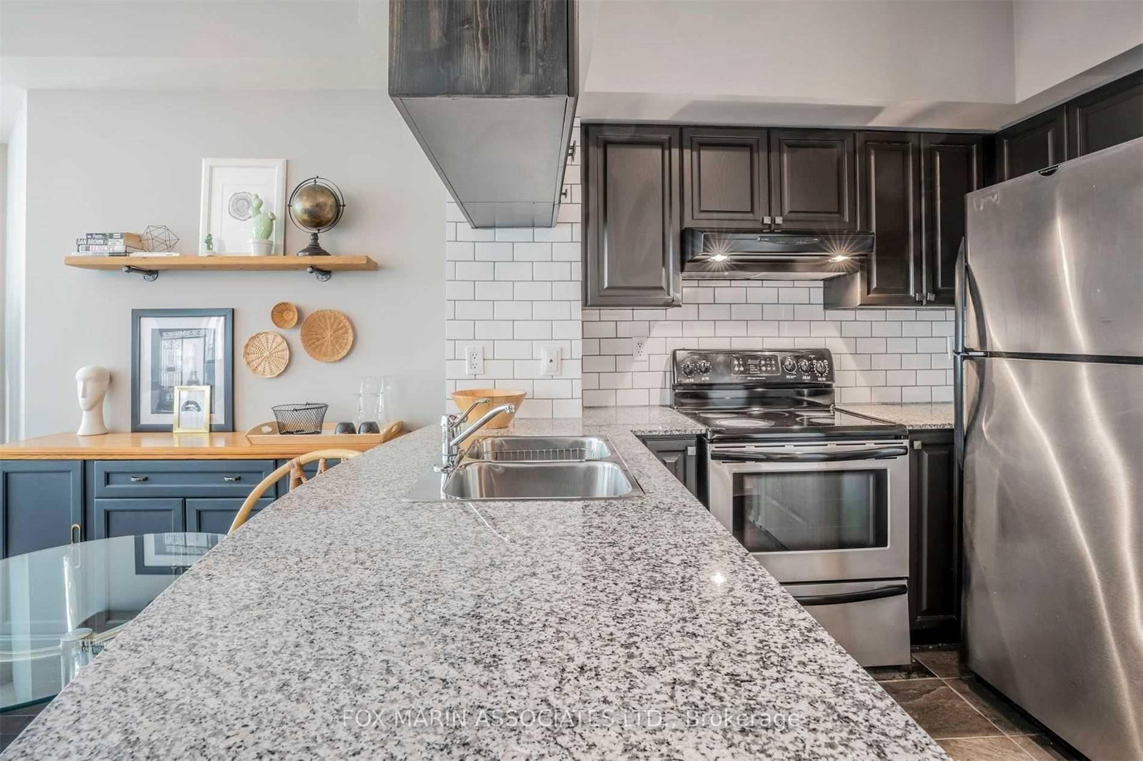 230 Queens Quay W, Unit 1817 - Photo 3