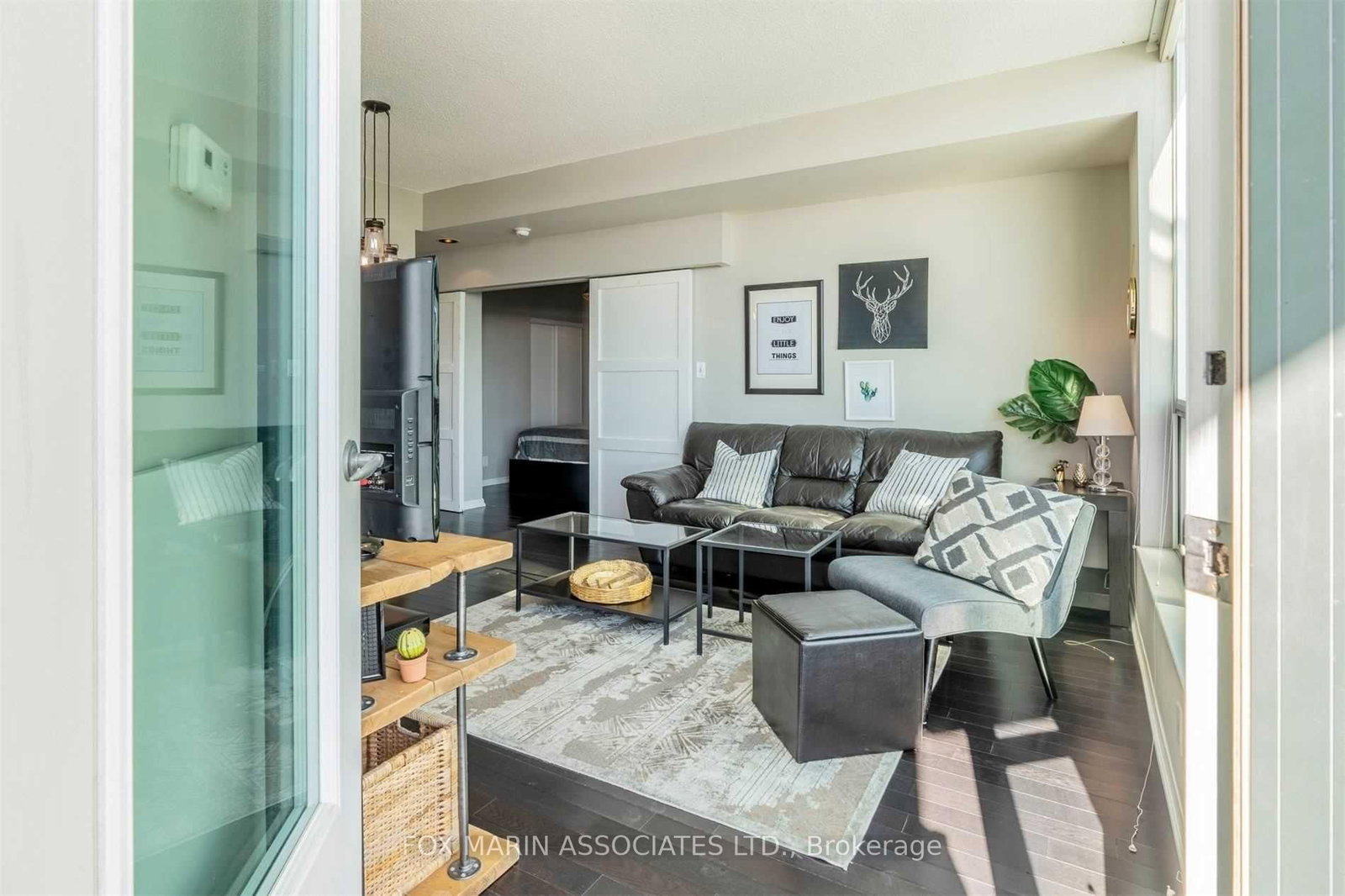 230 Queens Quay W, Unit 1817 - Photo 5
