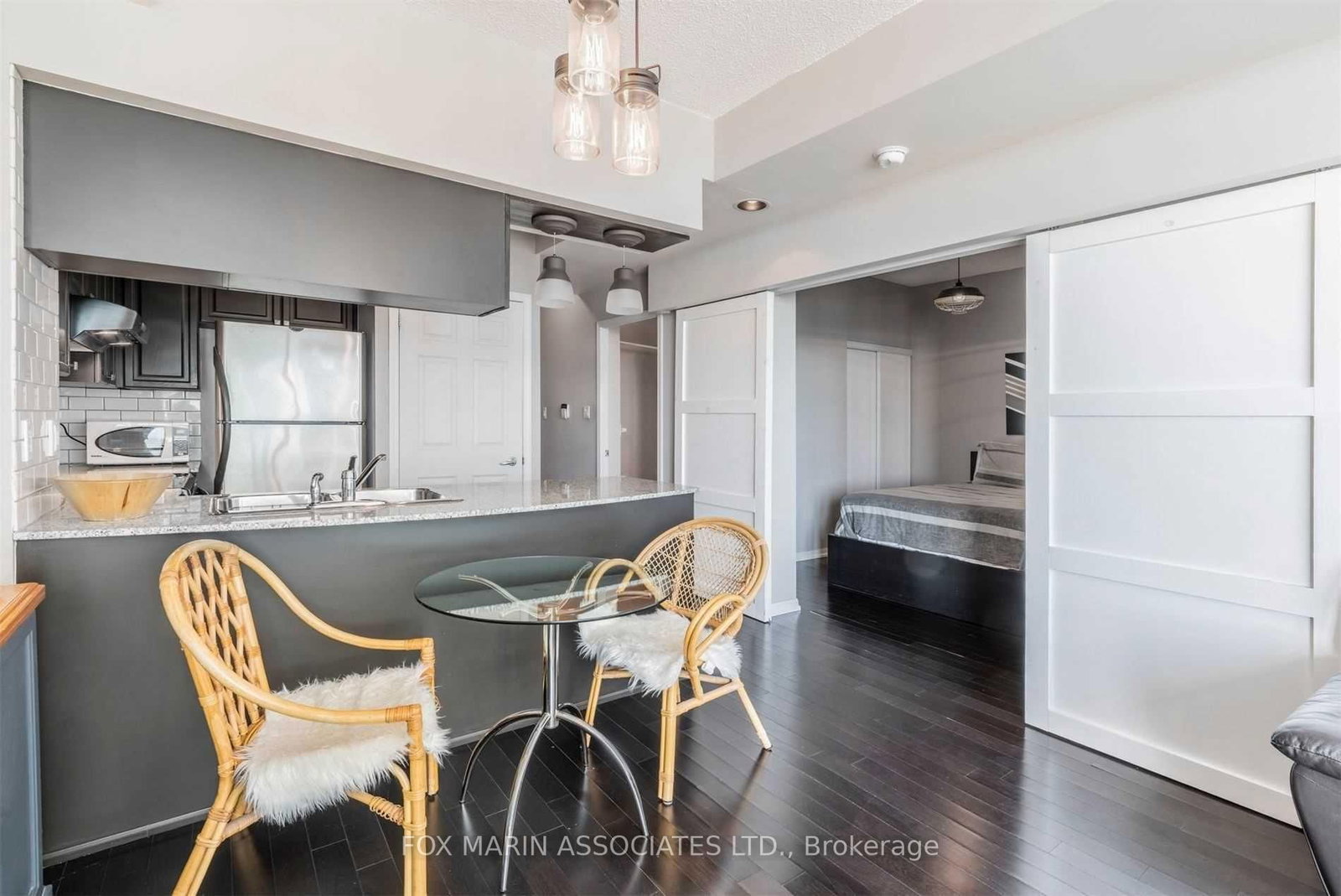 230 Queens Quay W, Unit 1817 - Photo 6