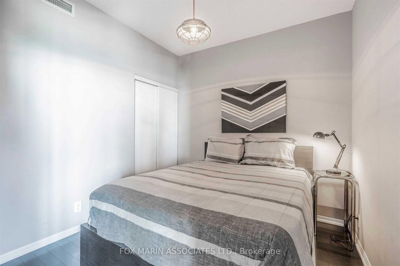 230 Queens Quay W, Unit 1817 - Photo 7