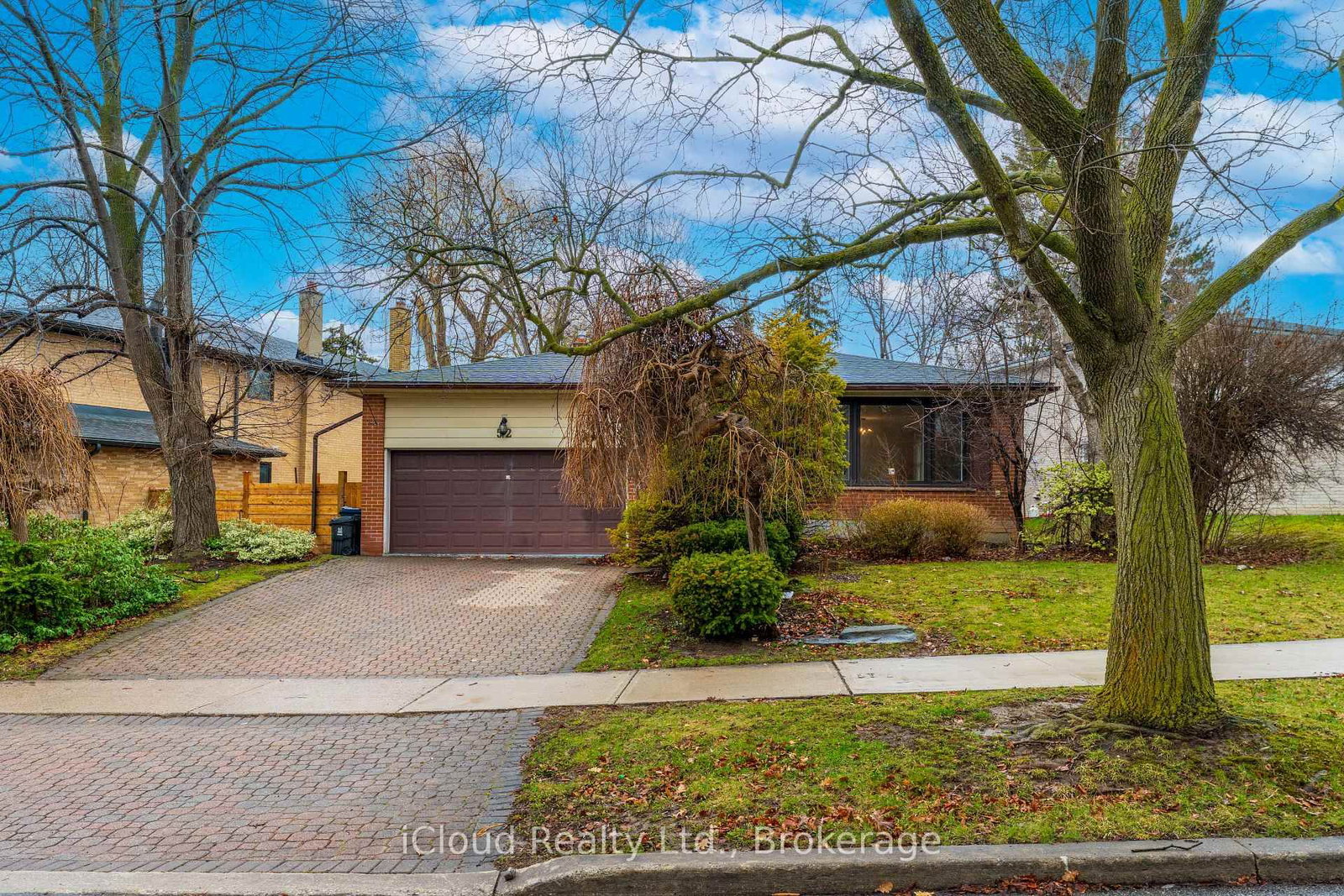 Detached House for lease at 52 Montressor Drive, Toronto, Ontario, M2P 1Z2 - St. Andrew-Windfields - MLS: C12992862