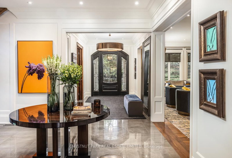 9 Dewbourne Ave, Toronto, M5P 1Z1 | Image 2