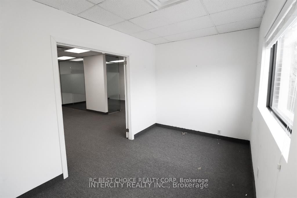 738 Sheppard Avenue E, Unit 200 - Photo 4