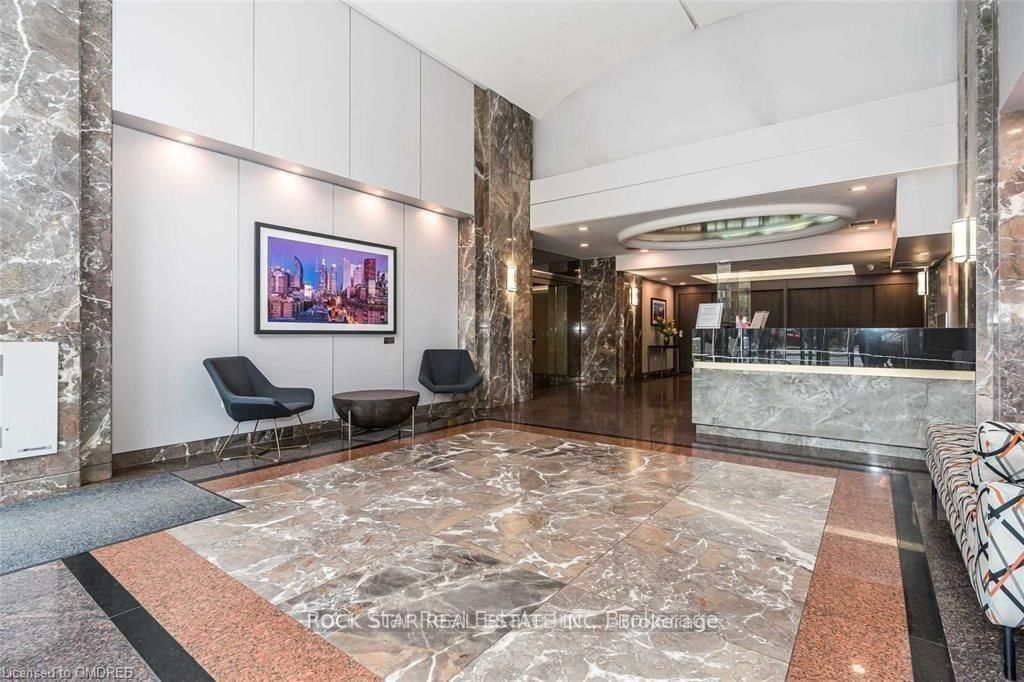 109 FRONT Street E, Unit 425 - Photo 2