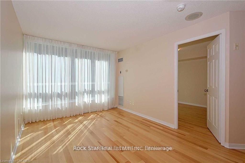 109 FRONT Street E, Unit 425 - Photo 4