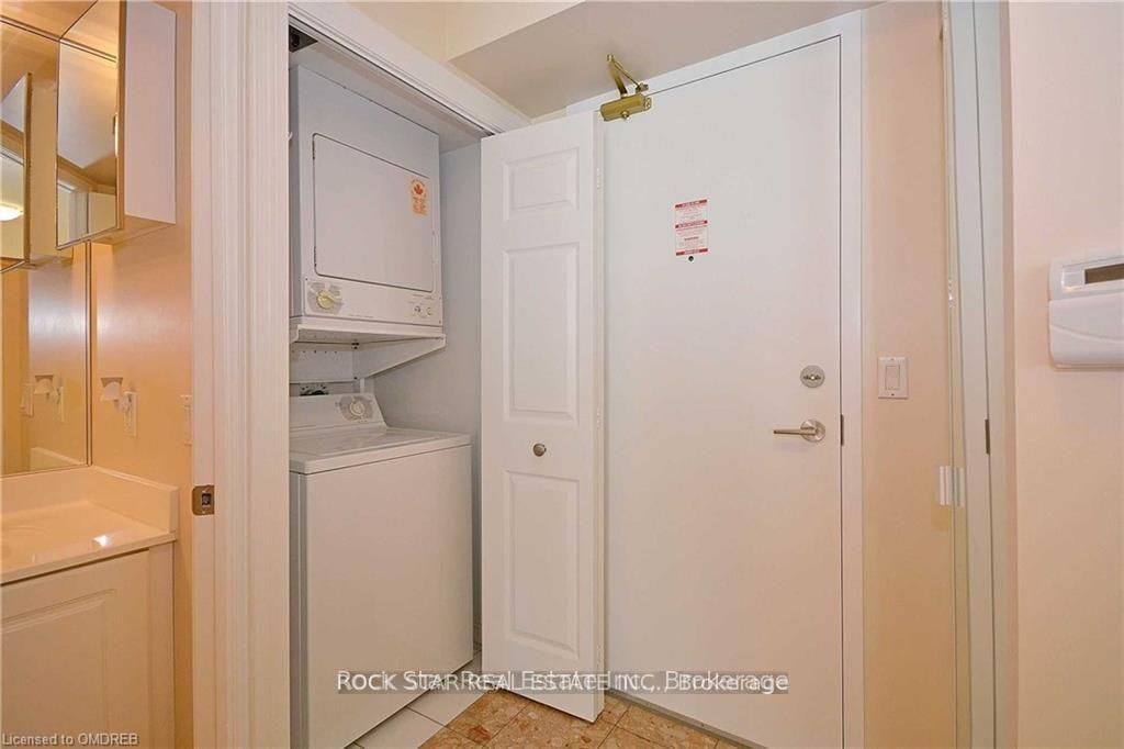 109 FRONT Street E, Unit 425 - Photo 9