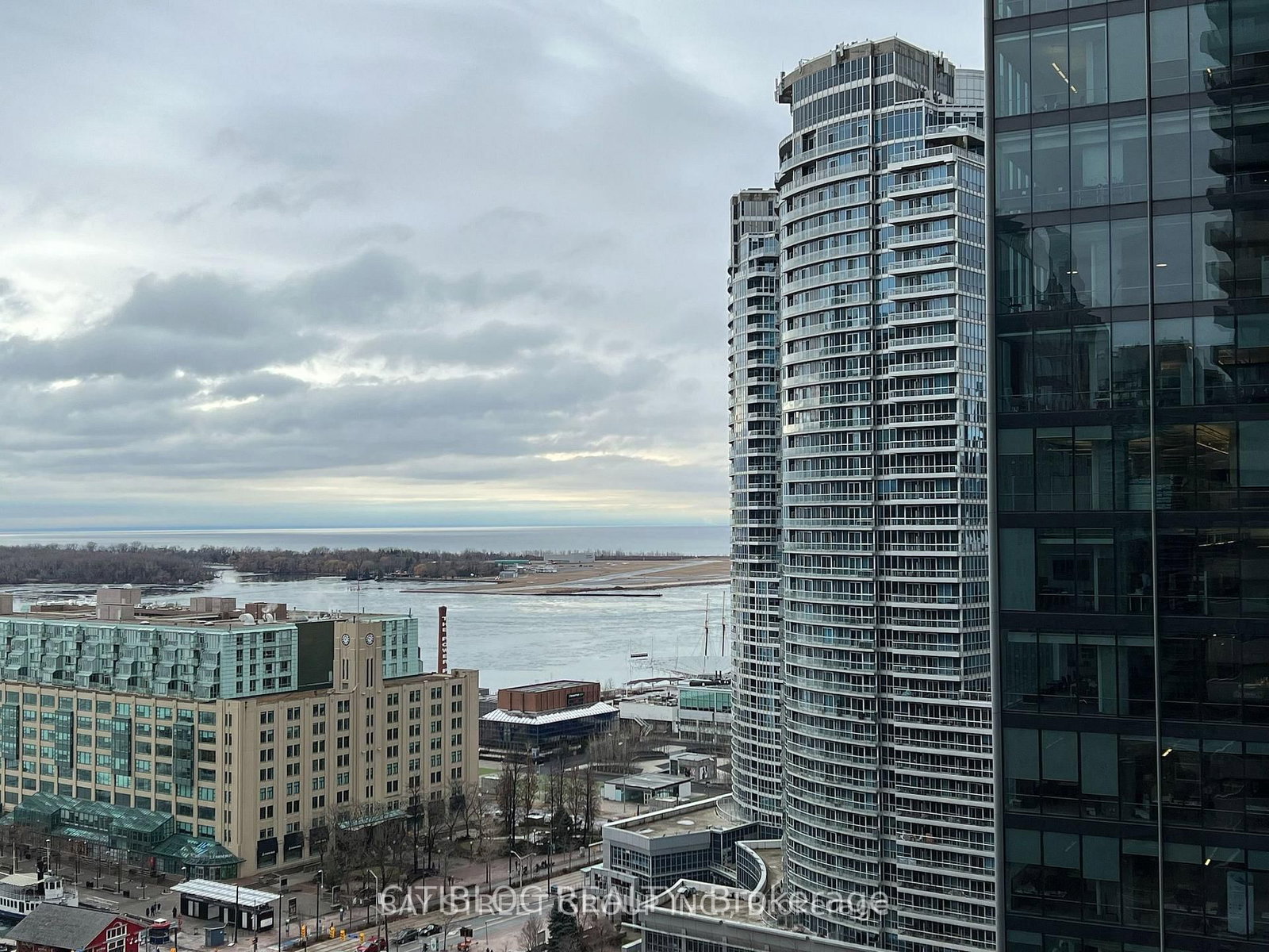 88 Harbour Street, Unit 2011 - Photo 3