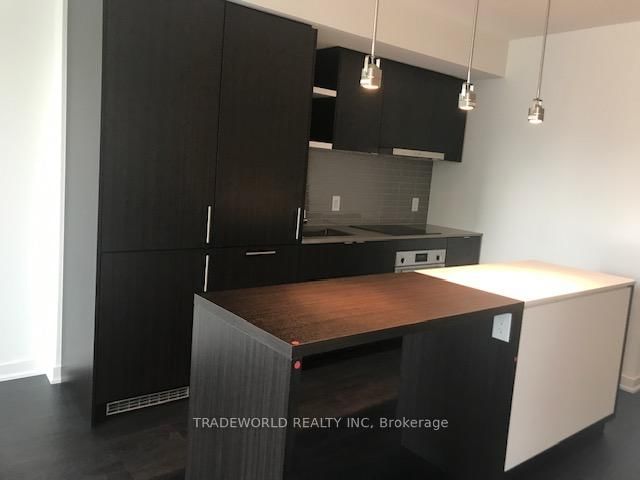 2709 - 100 Harbour Street