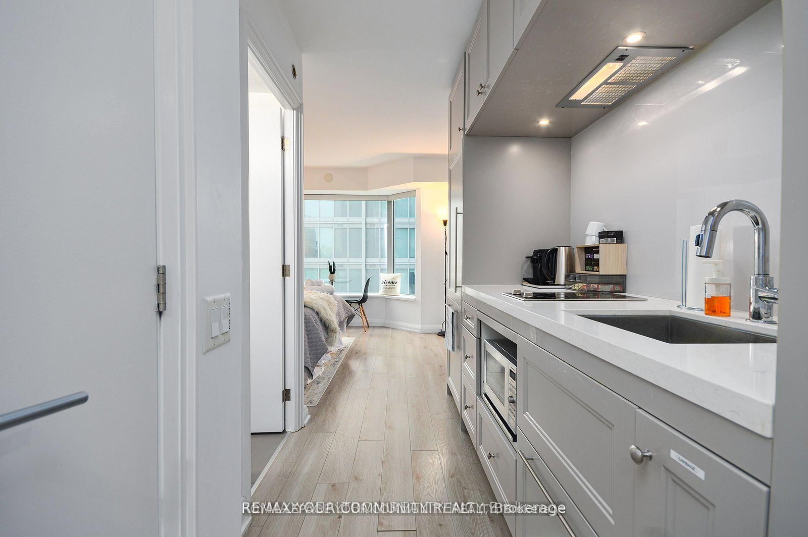 155 Yorkville Avenue, Unit 1408 - Photo 4