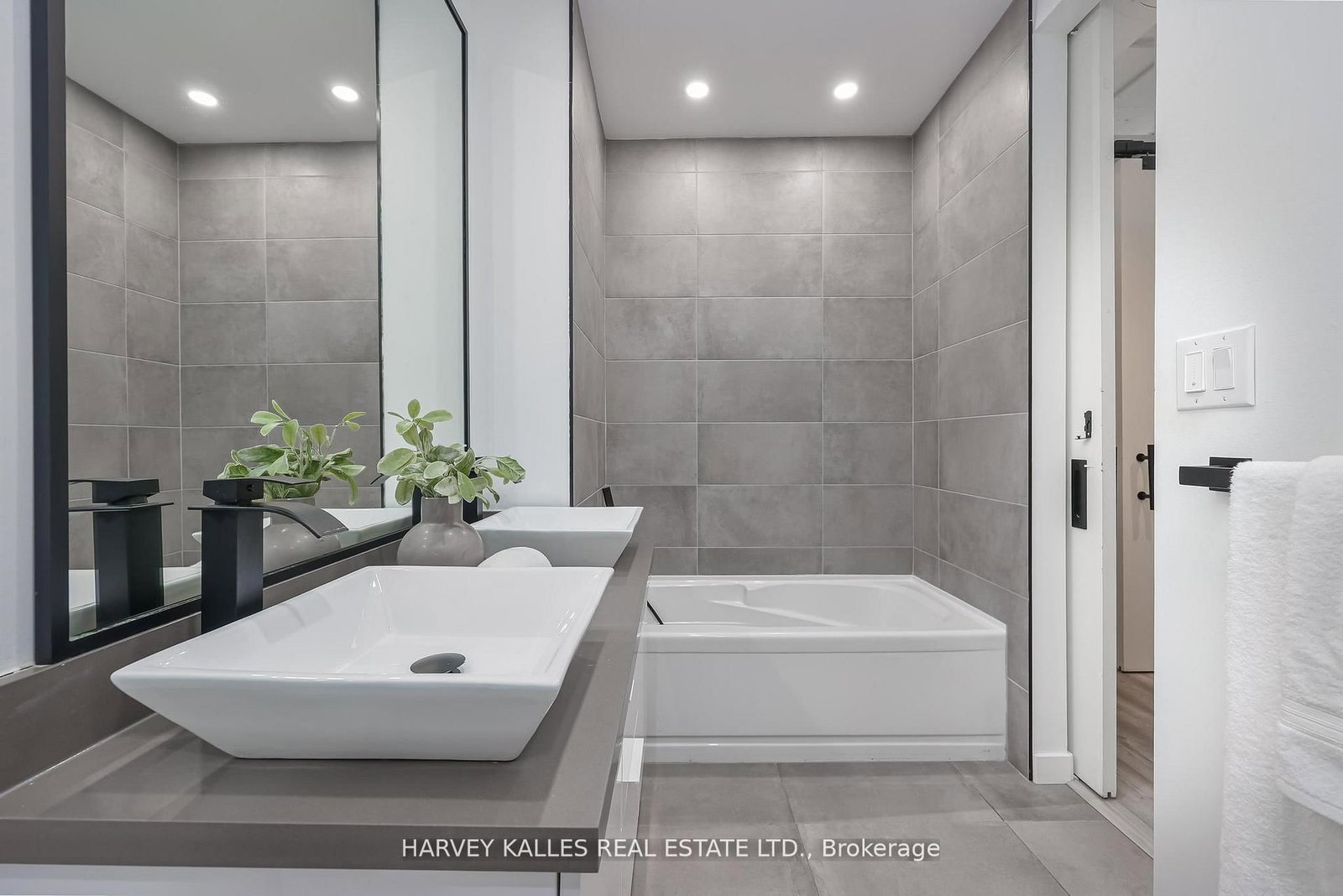 188 Eglinton Avenue E, Unit 412 - Photo 19