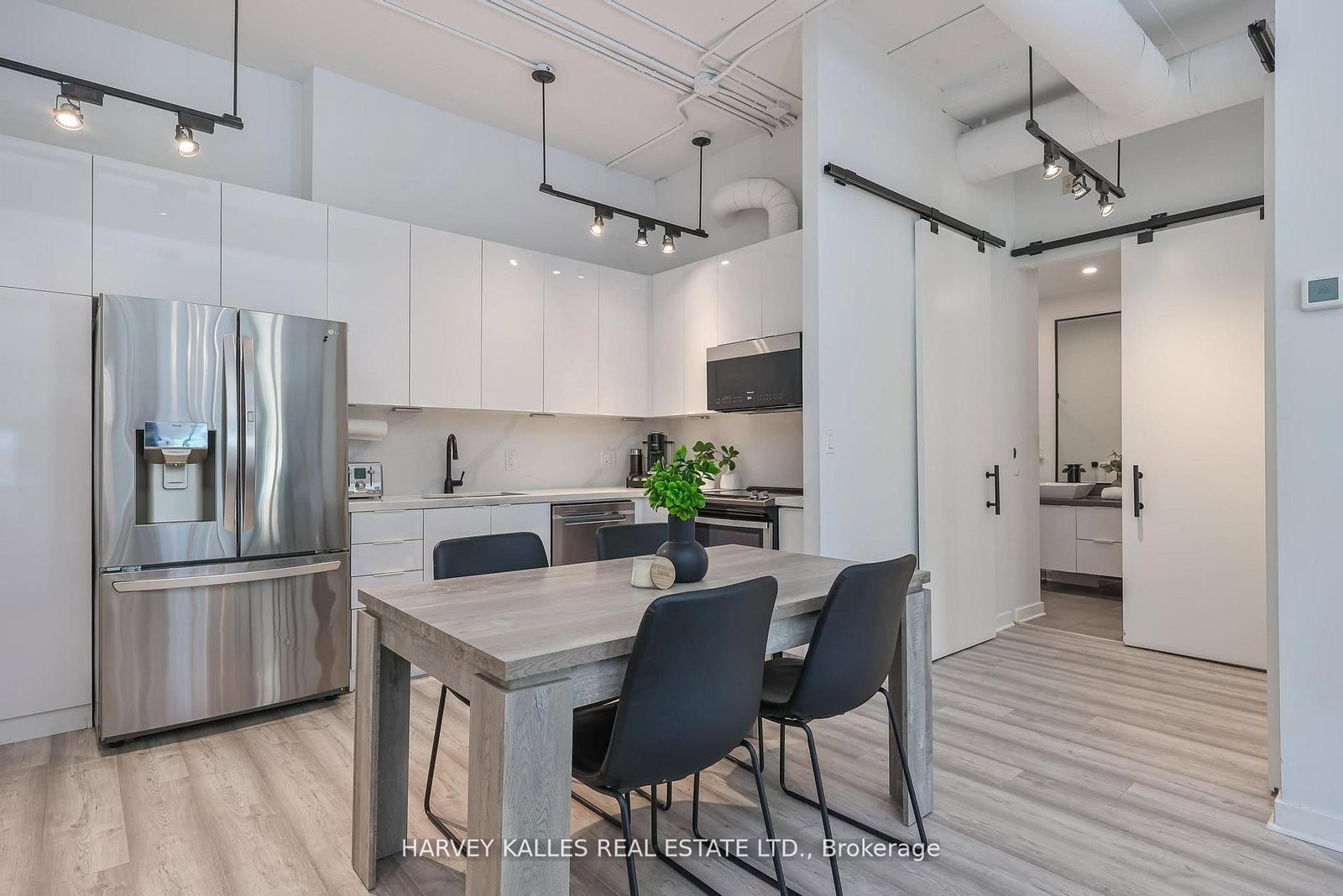 188 Eglinton Avenue E, Unit 412 - Photo 8