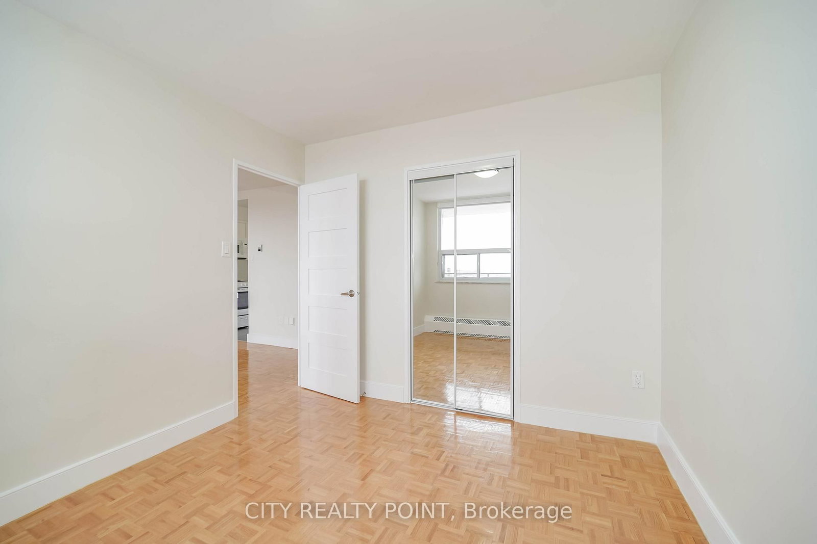 666 Spadina Avenue, Unit 1401 - Photo 7