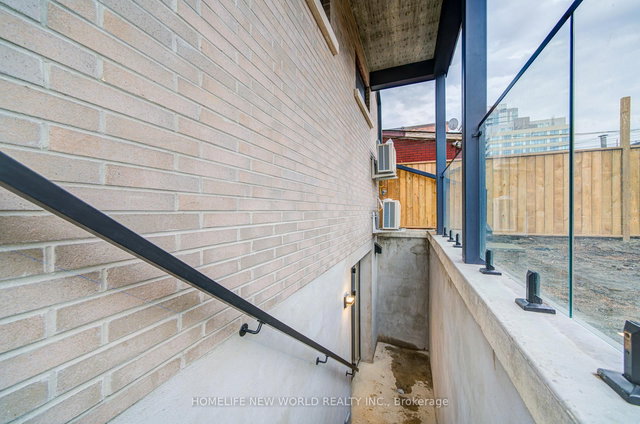 UNIT 5 - 78 Gladstone Avenue