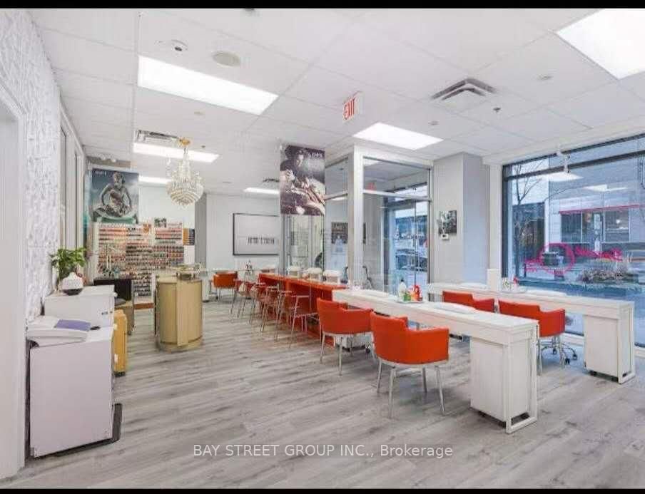85 Bloor Street E - Photo 2