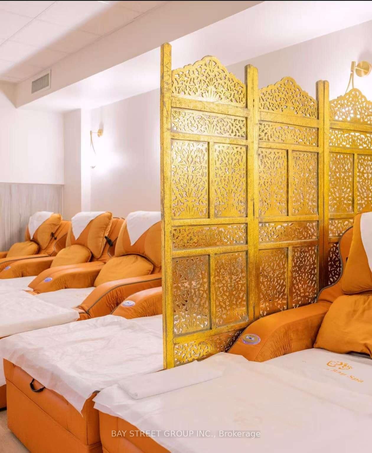 85 Bloor Street E - Photo 3