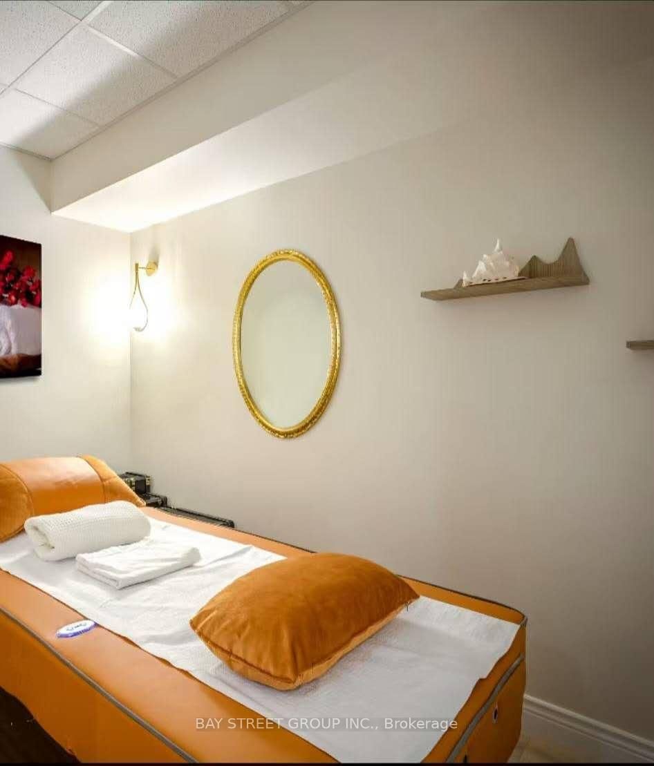 85 Bloor Street E - Photo 4