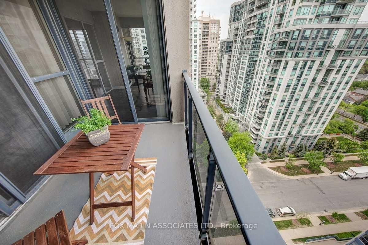 18 Hollywood Avenue, Unit 1701 - Photo 32