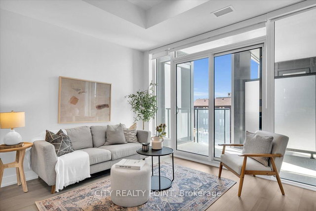 216 - 664 Spadina Avenue