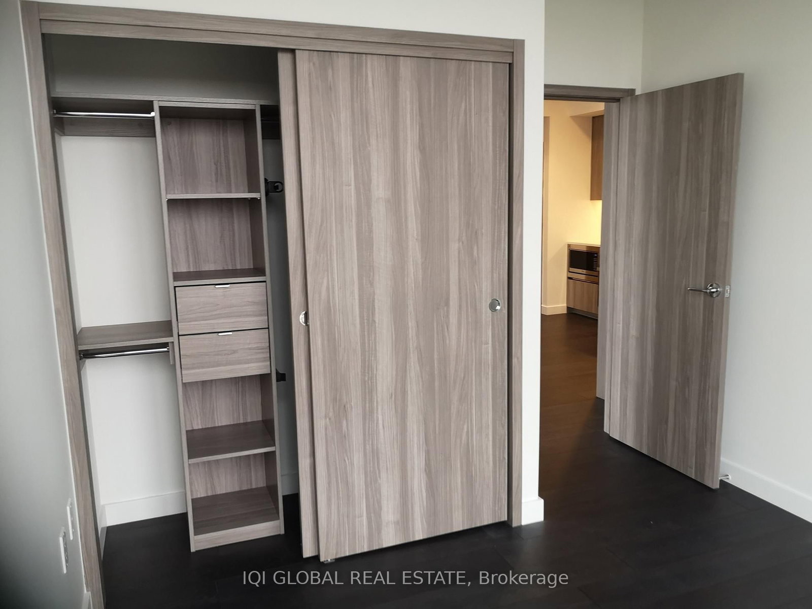 95 Mcmahon Drive, Unit 2706 - Photo 10