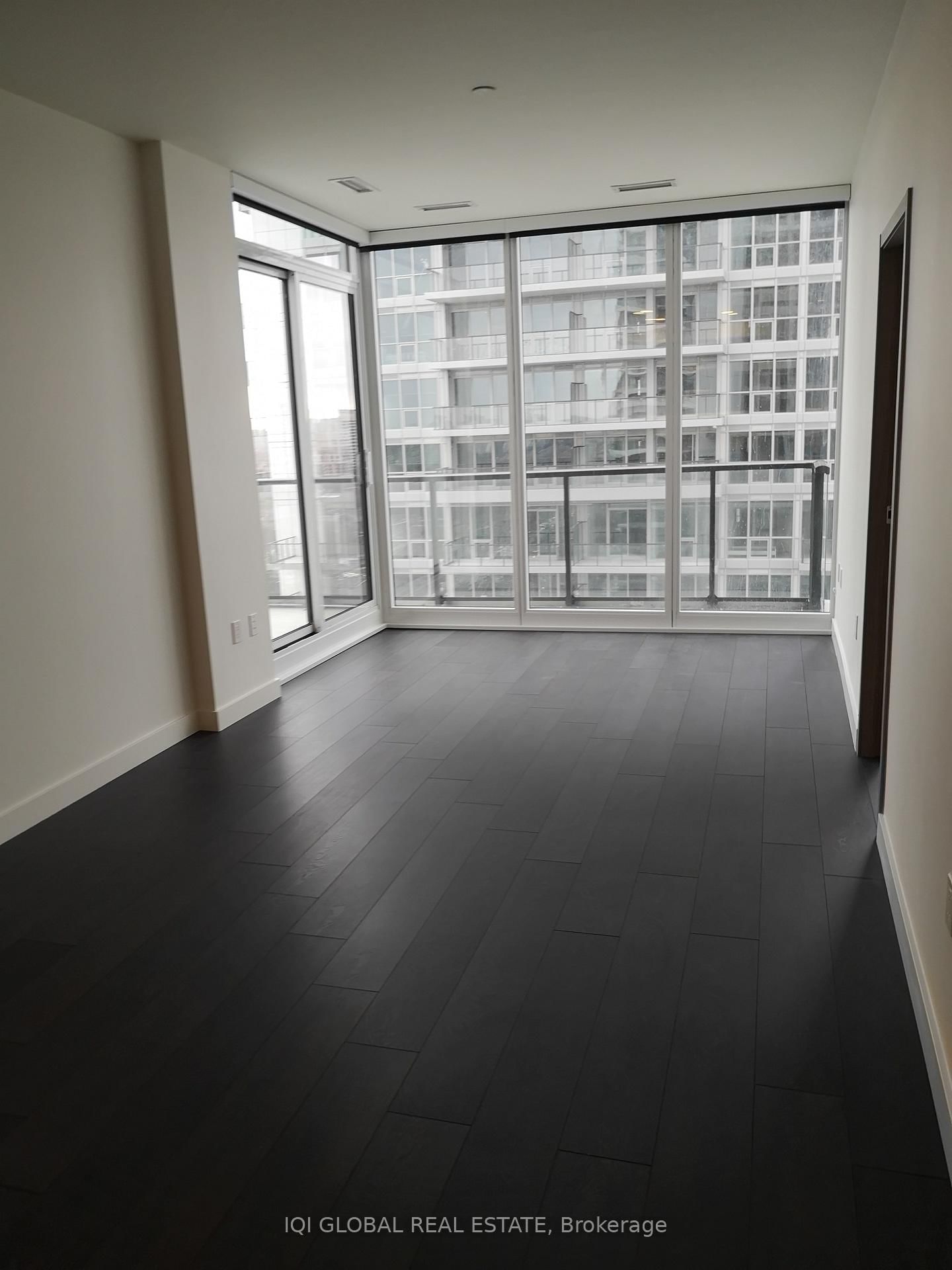 95 Mcmahon Drive, Unit 2706 - Photo 3