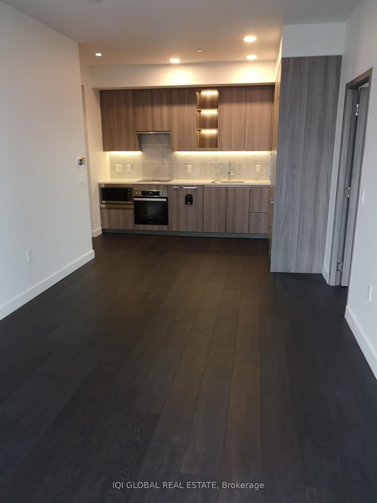 95 Mcmahon Drive, Unit 2706 - Photo 5