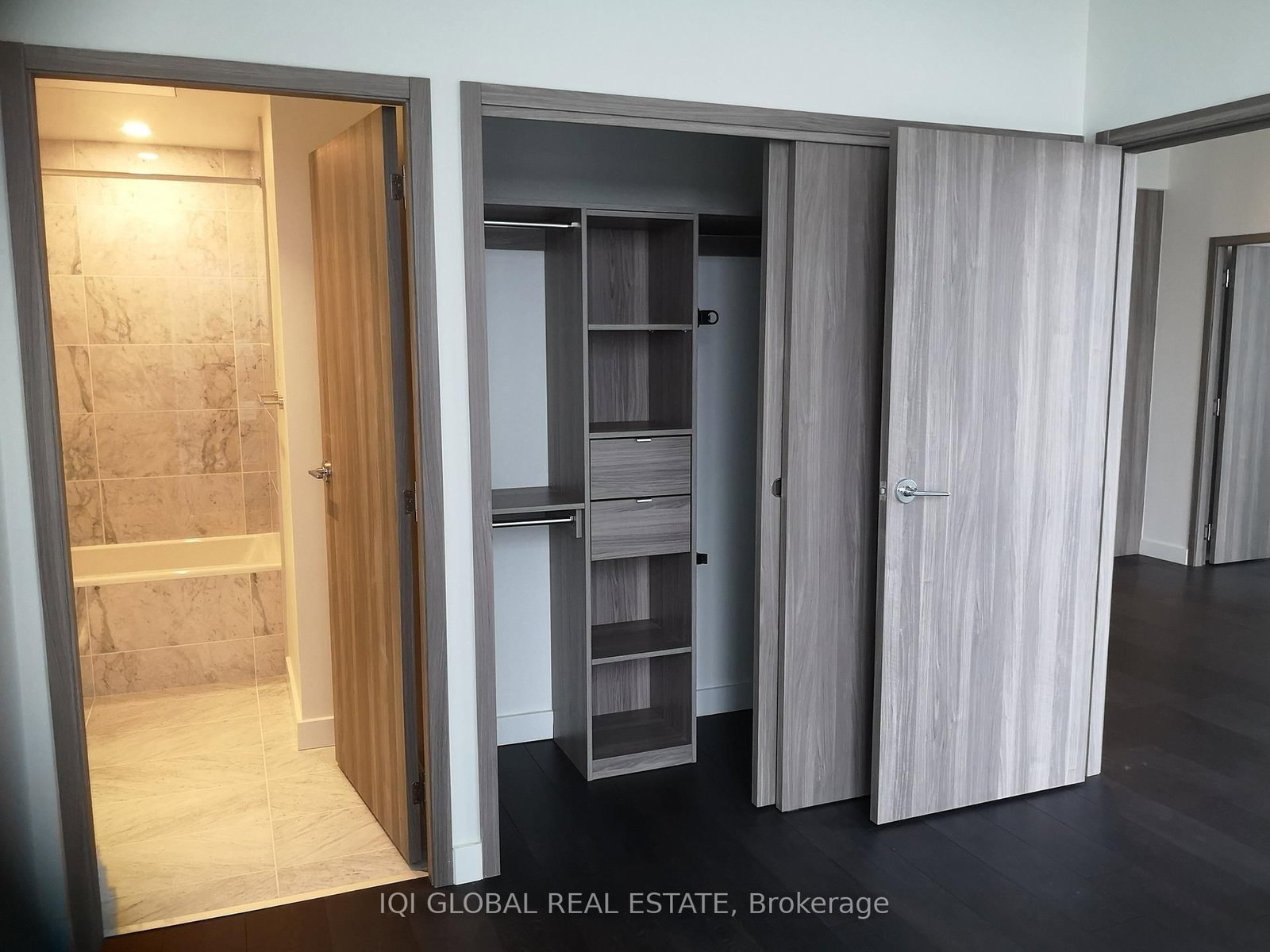 95 Mcmahon Drive, Unit 2706 - Photo 8