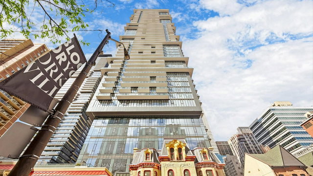 806 - 634 Church Street