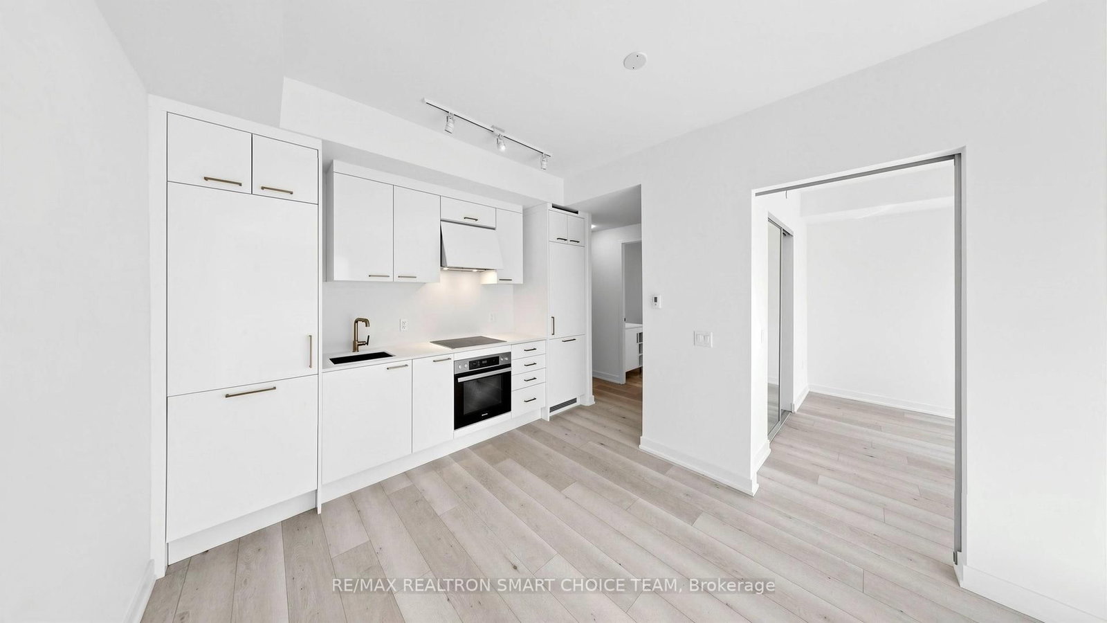 634 Church Street, Unit 806 - Photo 8