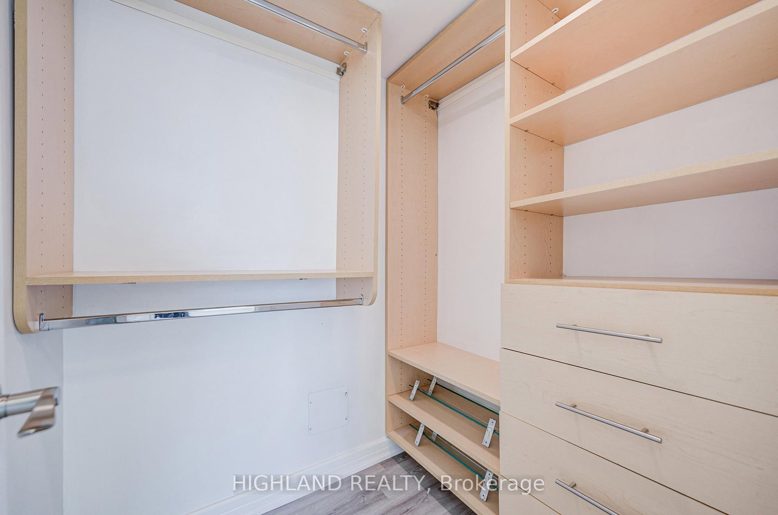 18 Harrison Garden Boulevard, Unit 1002 - Photo 13