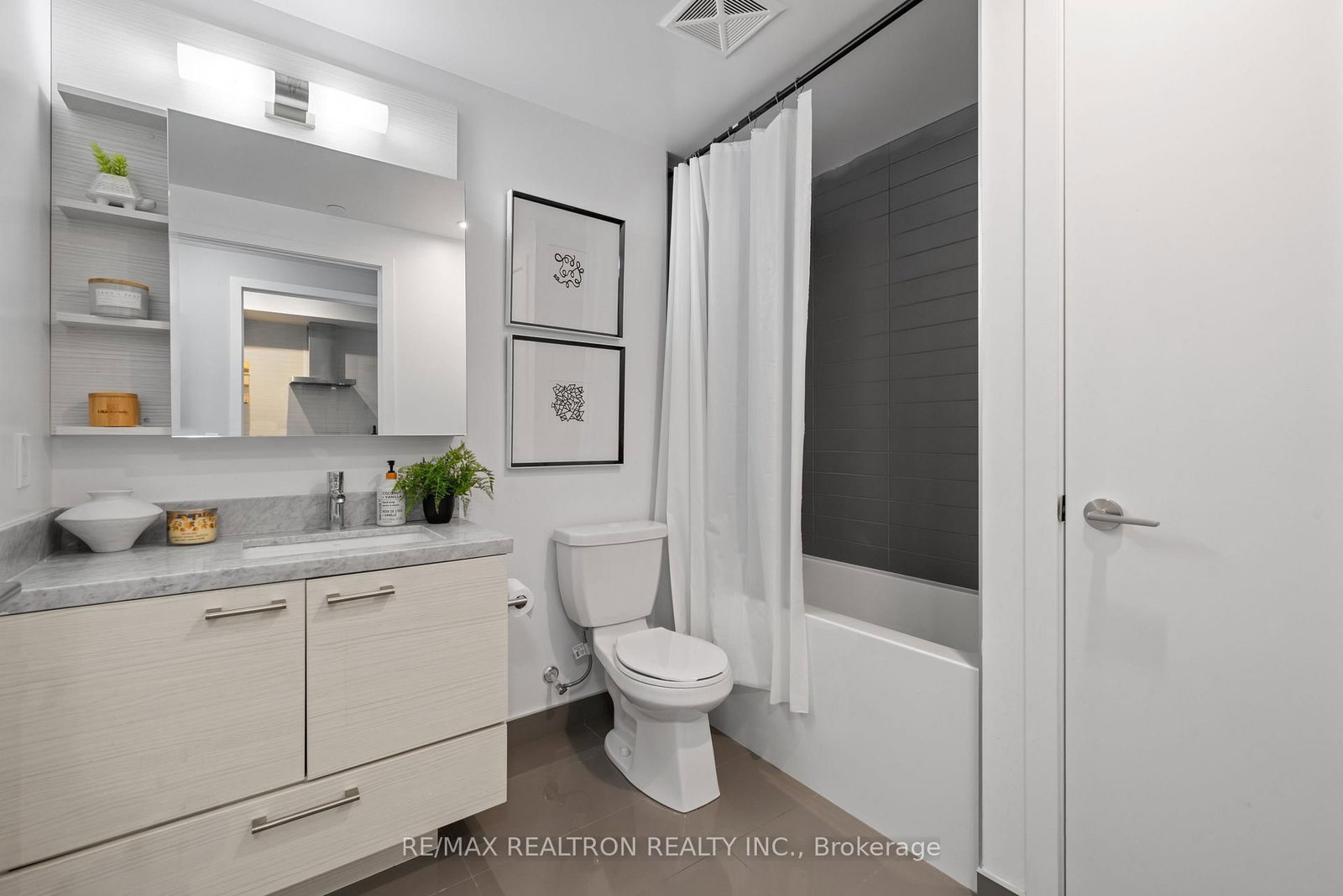 Condo for sale at 4710-2221 Yonge Street, Toronto, Ontario, M4S 2B4 - Mount Pleasant West - MLS: C12993456