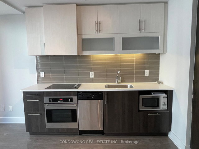 409 - 508 Wellington Street W