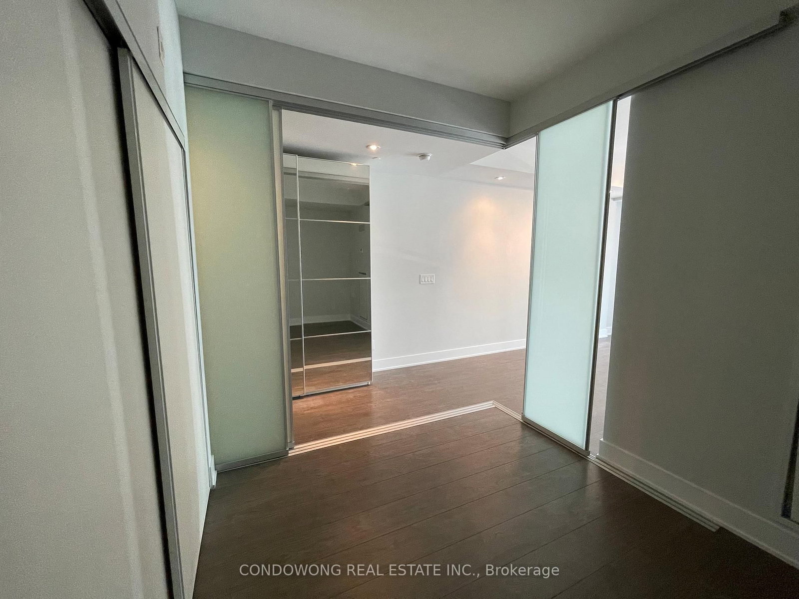 Condo for lease at 409-508 Wellington Street, Toronto, Ontario, M5V 0K8 - Waterfront Communities C1 - MLS: C12993462