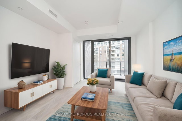 405 - 35 Parliament Street