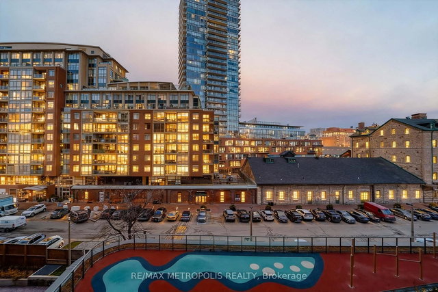 405 - 35 Parliament Street