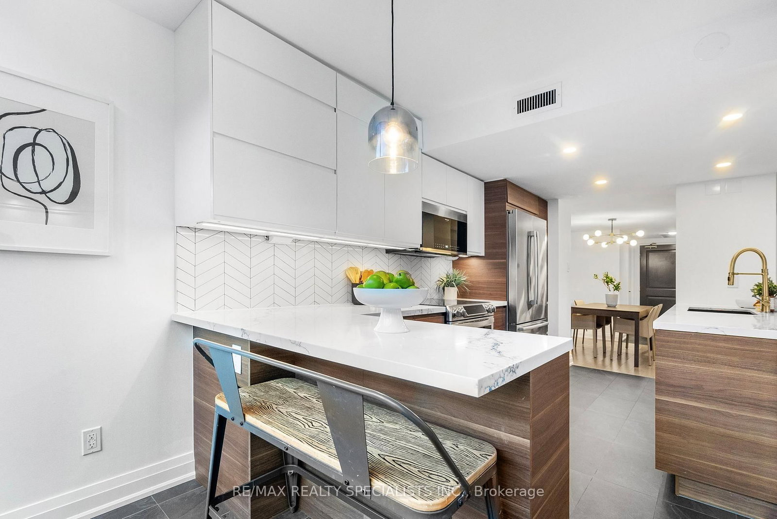 30 Wellington Street E, Unit 404 - Photo 12