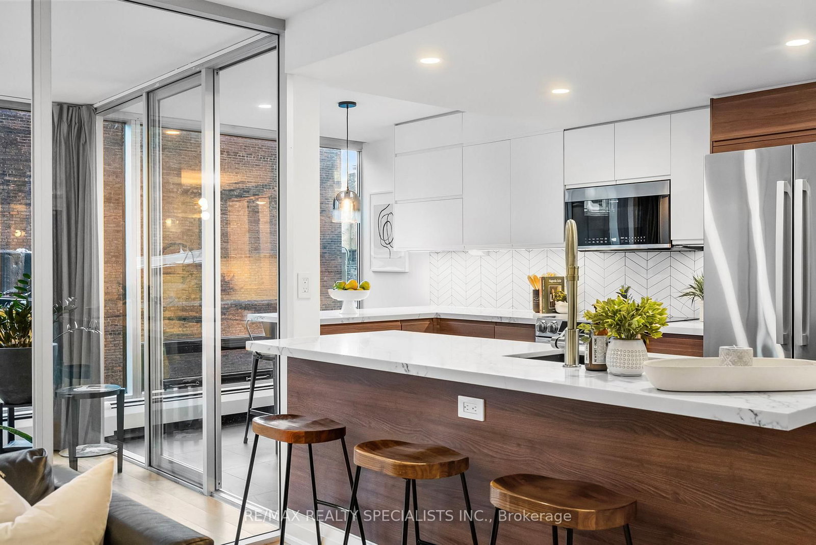 30 Wellington Street E, Unit 404 - Photo 15