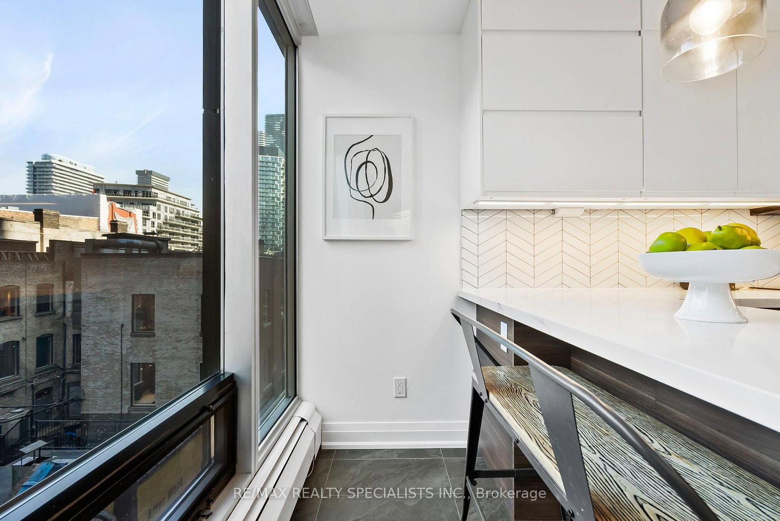 30 Wellington Street E, Unit 404 - Photo 17