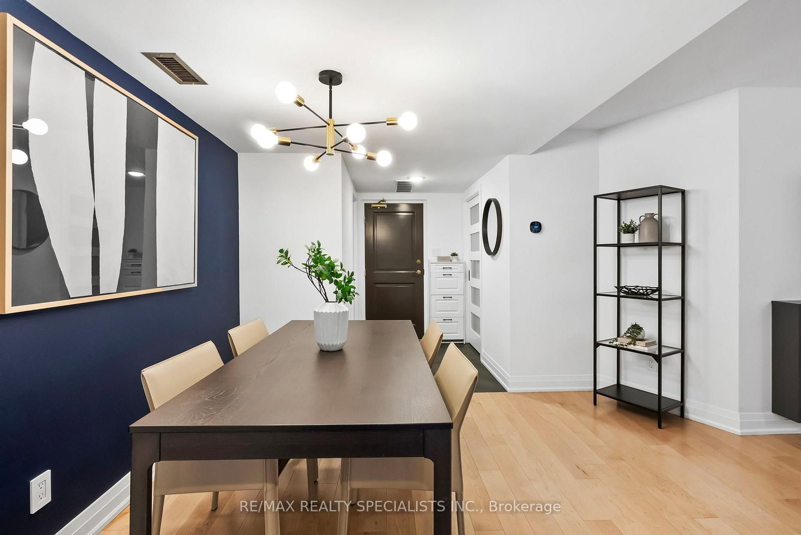 30 Wellington Street E, Unit 404 - Photo 22