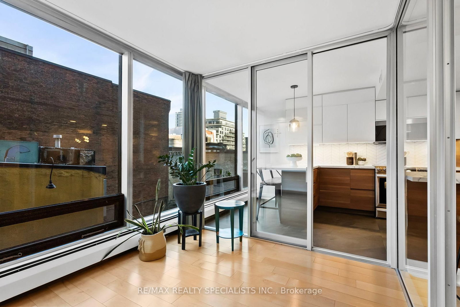 30 Wellington Street E, Unit 404 - Photo 25